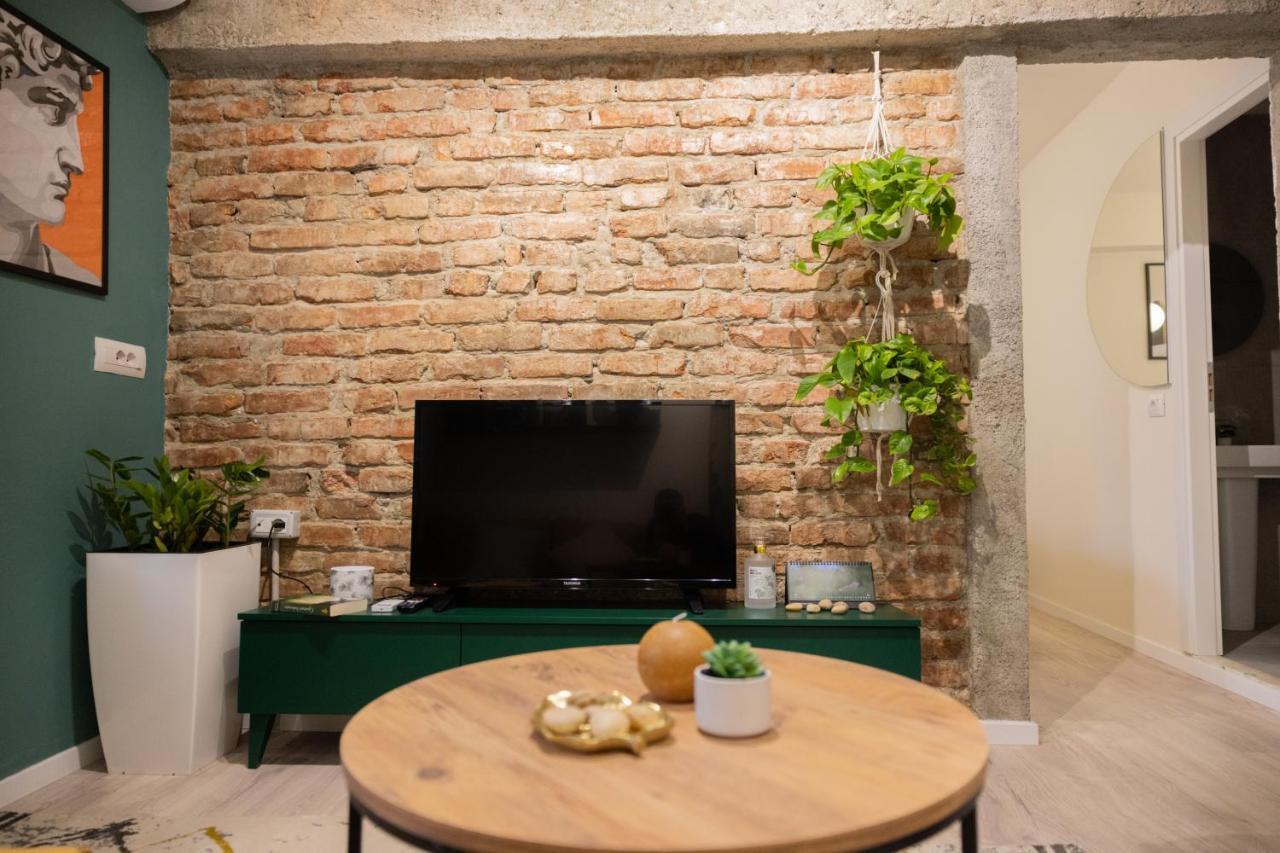 Three Doors Apartments, Kiwi 1+1 Apartment Tirana Esterno foto